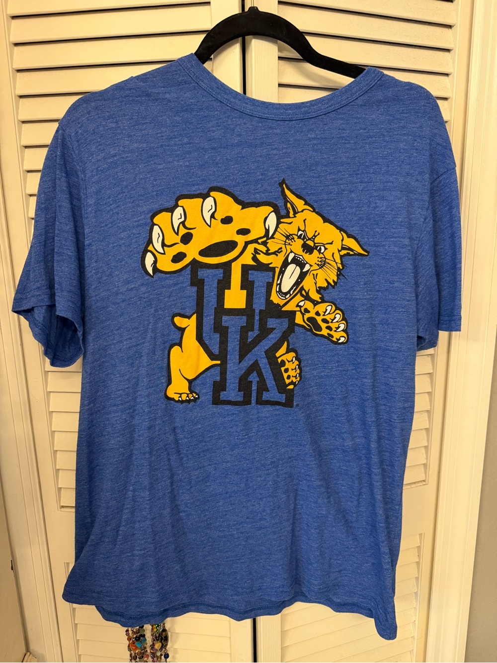 Uk University of Kentucky tshirt.  Lightly worn.women’s size large